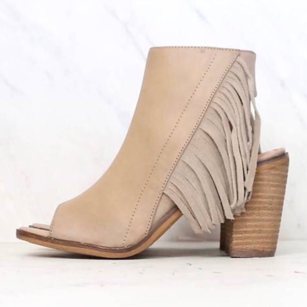 VERY VOLATILE FRINGE BOOTS